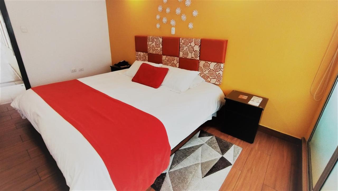 Casa Madrigal Hotel ปัสโต ภายนอก รูปภาพ