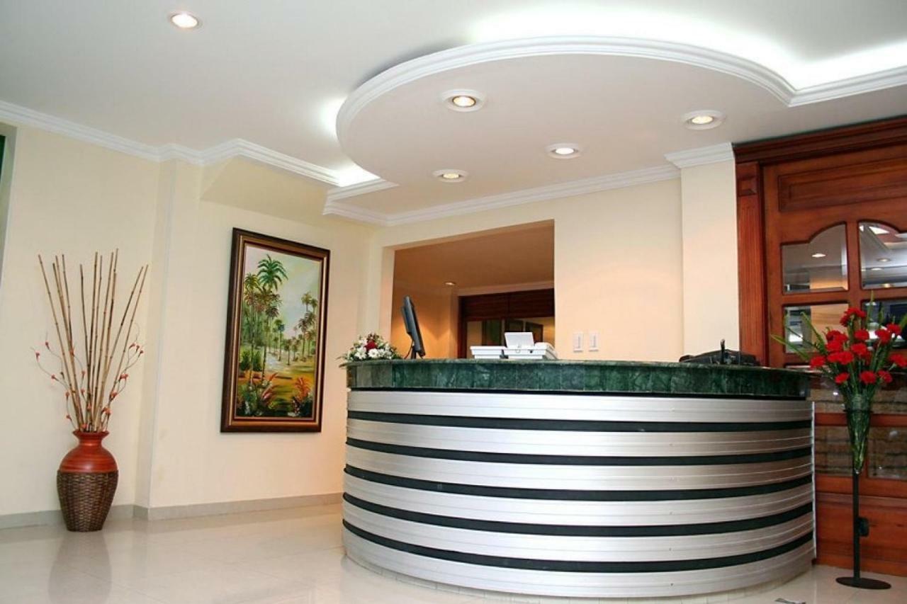 Casa Madrigal Hotel ปัสโต ภายนอก รูปภาพ